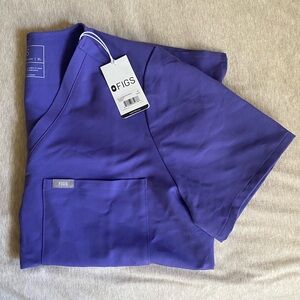 NWT FIGS Catarina Scrub Top XL, purple